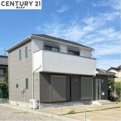 コチラは建物の西側から見た外観写真です。