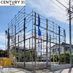 現在は基礎の状態で、7月頃完成予定です。