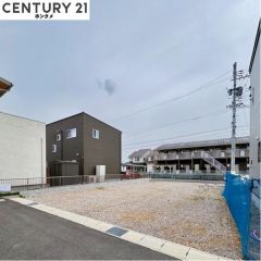 コチラは別アングルから見た外観写真です。