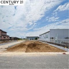 現在は更地の状態で、9月頃完成予定です。
