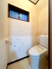 トイレは新品交換の予定です。