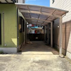 駐車場はカーポート付縦列2台分あります。