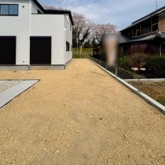 建物南側に陽当たり良好なお庭があります。