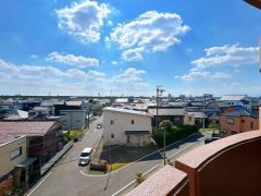 バルコニーから見た眺望はこんな感じです。
