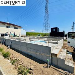 現在基礎の段階で、完成は10月の予定。