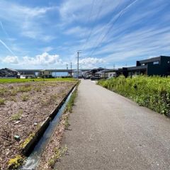 北前面道路から外観を見るとこんな感じ。