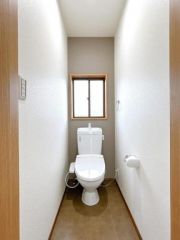 トイレは新品交換済みです。