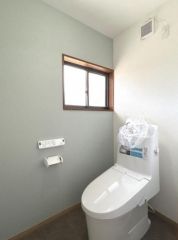 トイレは新品交換済みで気持ちいいですね♪
