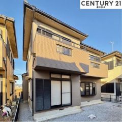 コチラはお庭側から見た外観になります。