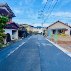 西前面道路から外観を見るとこんな感じ