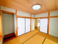 コチラは、1階にある和室になります。