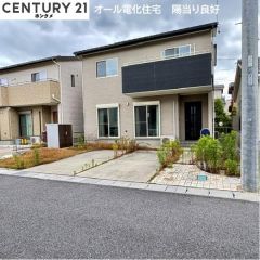 コチラは別アングルから見た外観写真です。