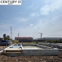 現在基礎の段階で、完成は6月の予定です。